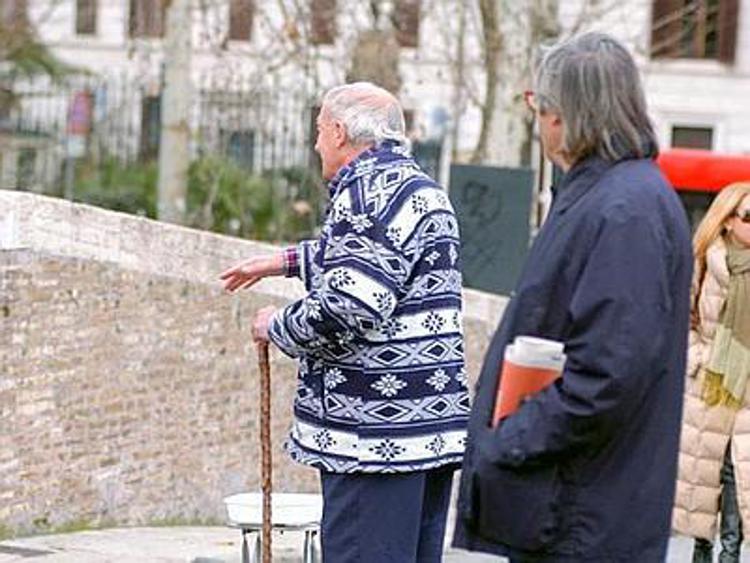 Welfare: Domina, solo con pensione solo 8% pensionati può permettersi badante