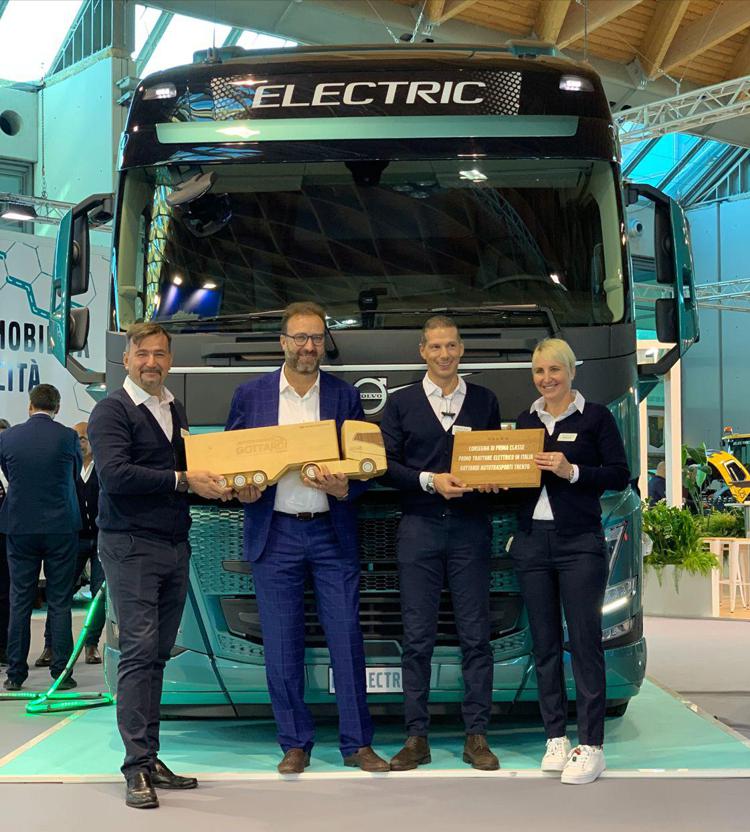 La gamma elettrica di Volvo Trucks, veicoli e strumenti di ricarica