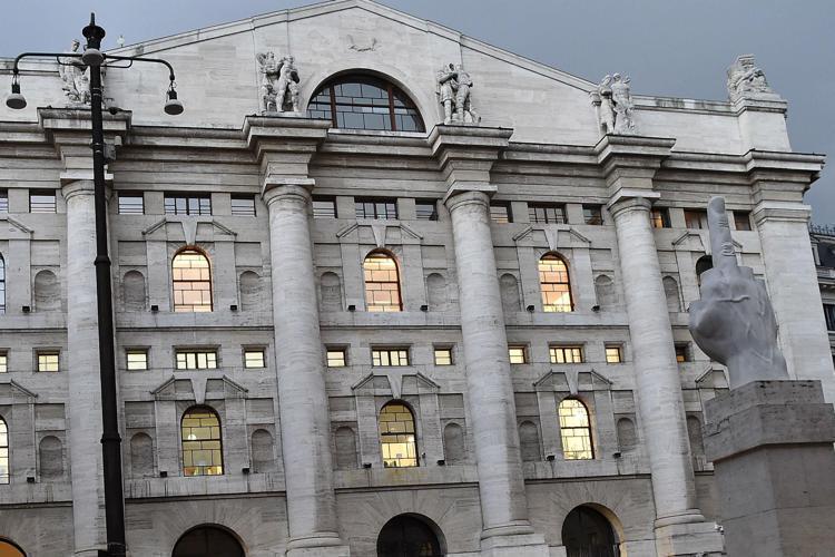 Attesa per la Fed e la Bce, Piazza Affari in calo