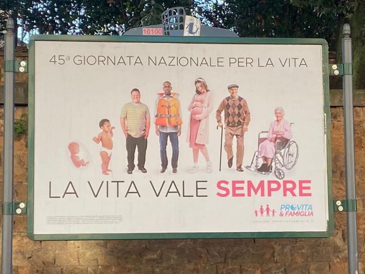 affissioni-pro-vita-famiglia-vita-vale-sempre