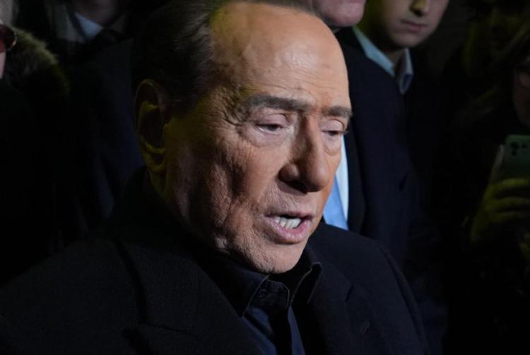 Berlusconi malato di leucemia mielomonocitica cronica: cos'è, come si cura