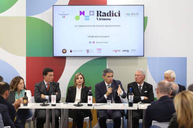 Presentato a Vinitaly 2023 Radici Virtuose il progetto di rigenerazione agroalimentare del Salento