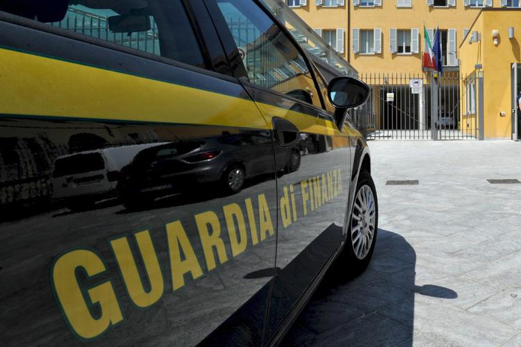 Auto della Guardia di Finanza - (Fotogramma)