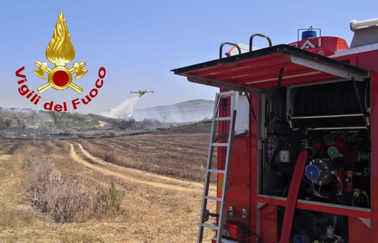 Incendi, anche la Sardegna nella morsa del fuoco