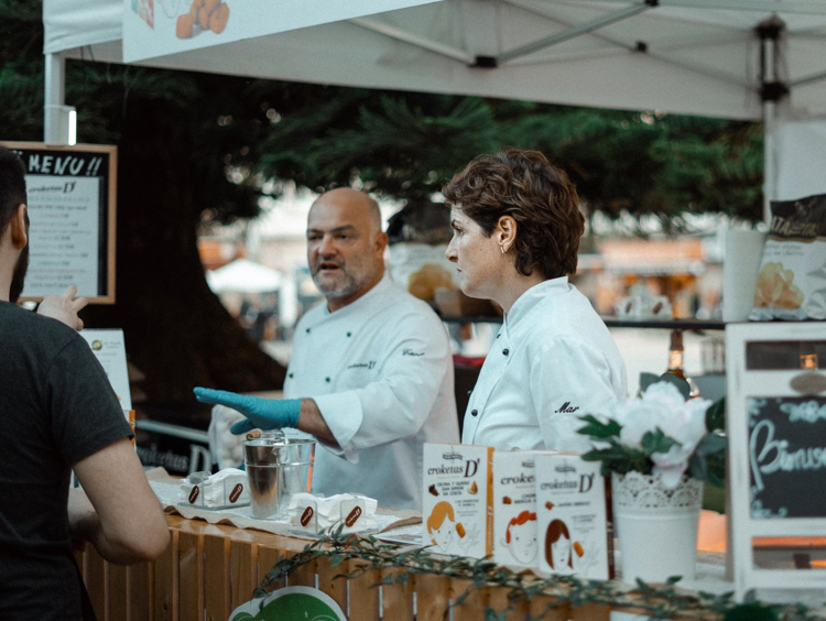 Dalle spiagge alle montagne gli italiani sognano street food 'stellato' e specialità locali