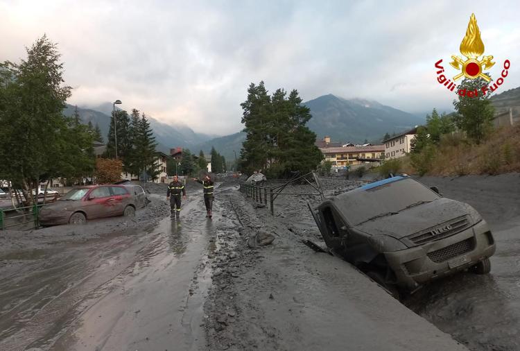 Bardonecchia, esonda torrente: 