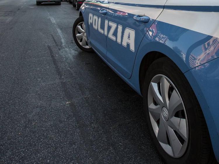 Un'auto della polizia