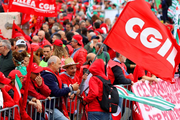 Manifestanti della Cgil