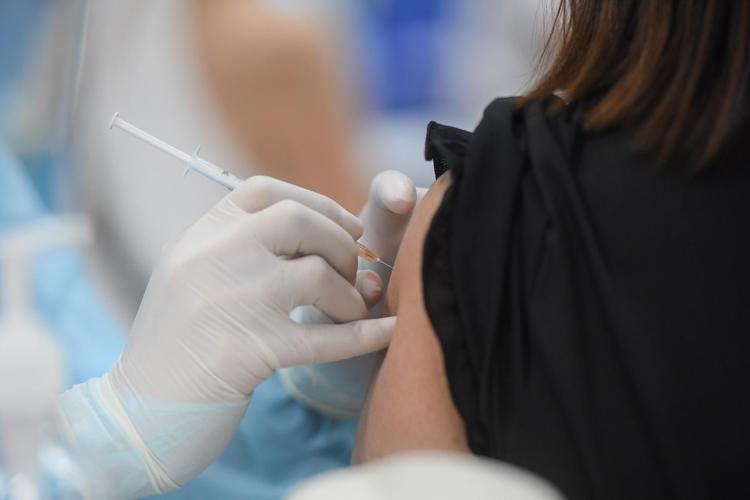 Tumori, nel Lazio 46mila ricoveri l'anno: al via 'Vaccinazione paziente oncologico'