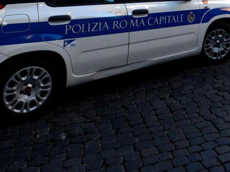 Polizia Roma Capitale (Fotogramma)