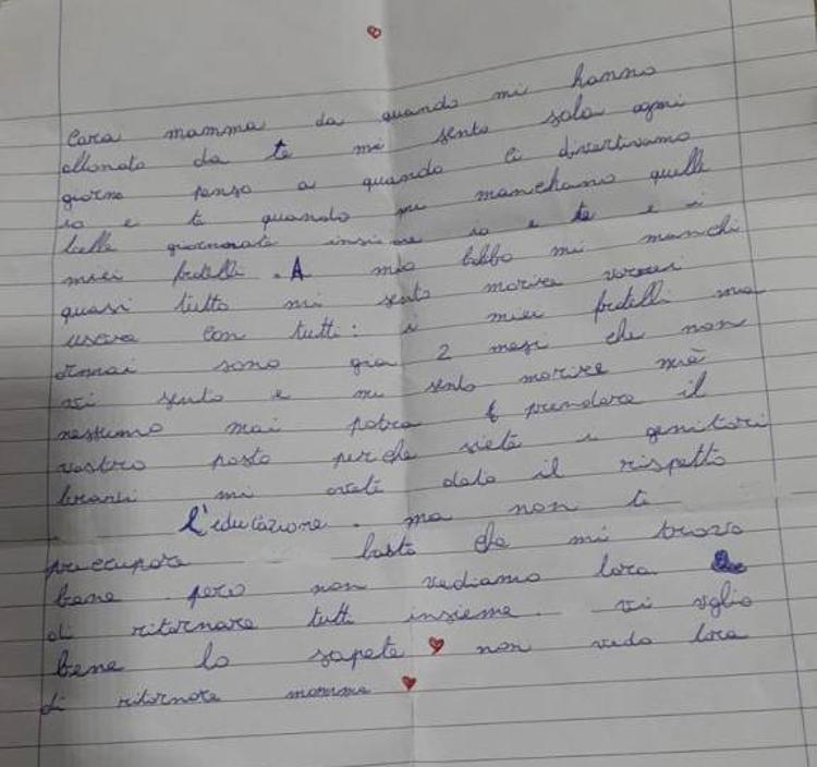 Una delle cuginette di Caivano scrive alla mamma: 