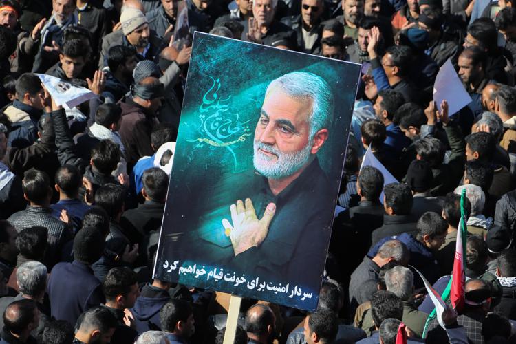 Una manifestazione per rendere omaggio al generale Soleimani