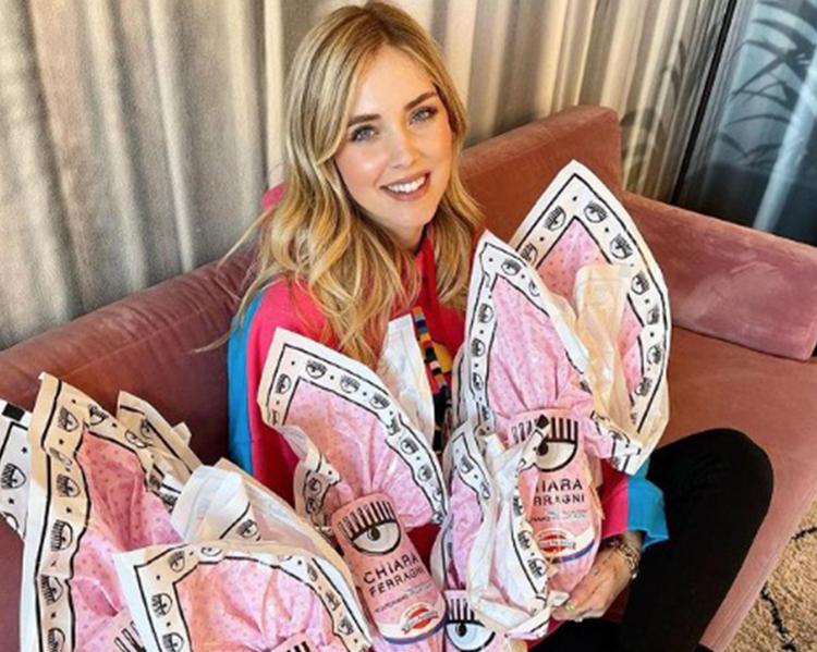 Chiara Ferragni con le uova di pasqua - Fotogramma