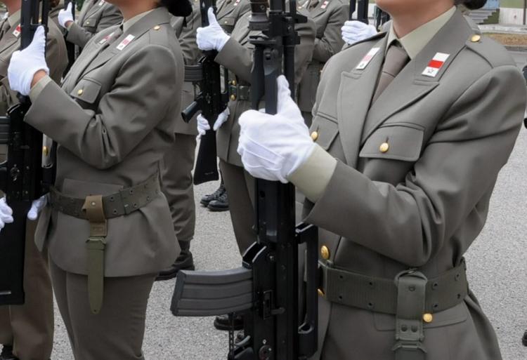 Donne militari - Fotogramma