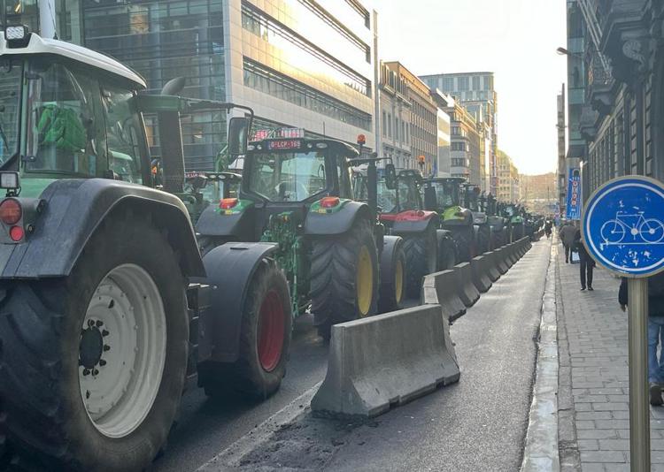 Trattori in strada a Bruxelles