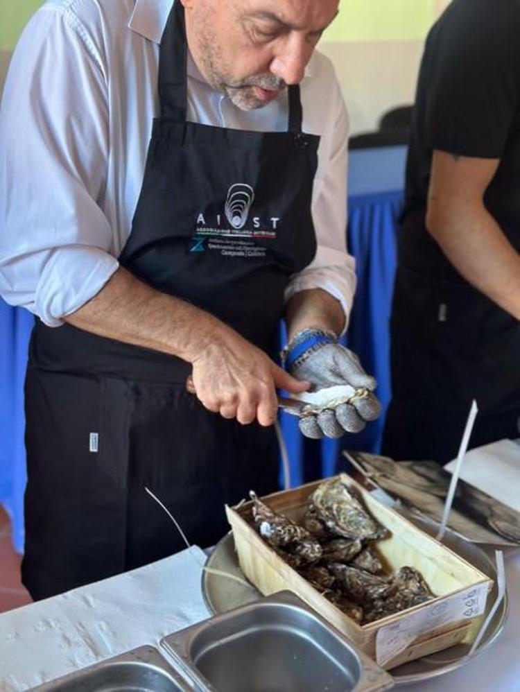 Food: dal mare alla tavola, al via nuovi corsi per la figura professionale di ostricaro