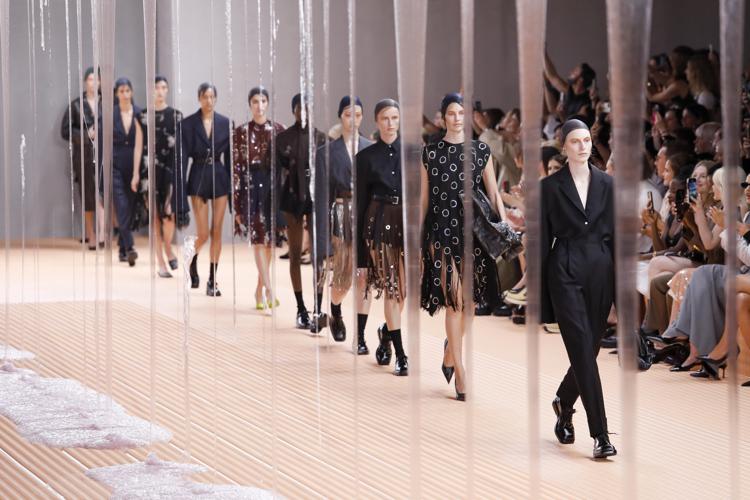 La sfilata spring-summer 2024 di Prada