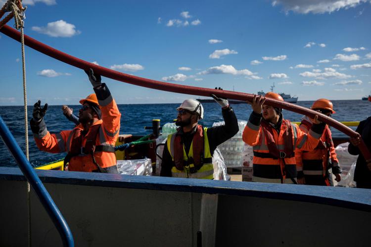 Un salvataggio di Sea Watch - (Afp)