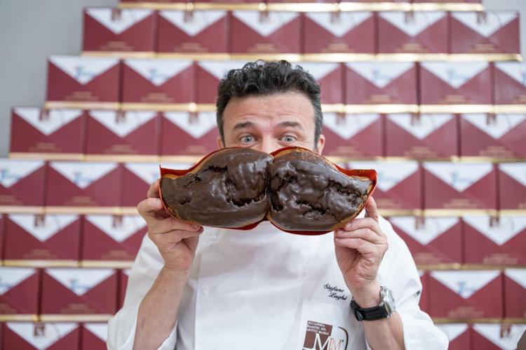 Festa papà: da Maestri Accademia Lievito Madre e panettone italiano nasce 'Baffo del papà'