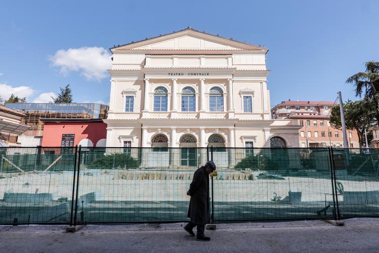 Il teatro Comunale de L'Aquila - (Fotogramma)