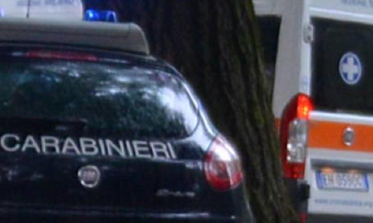 Ambulanza e carabinieri - (Fotogramma)