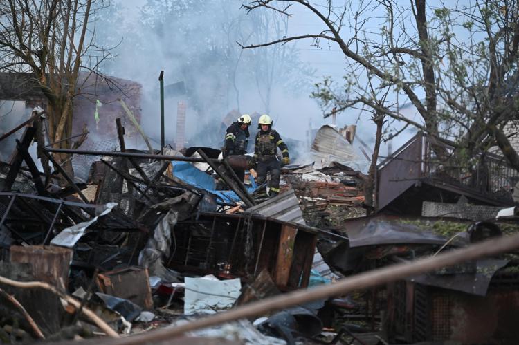 Macerie a Kharkiv dopo raid russi - (Afp)