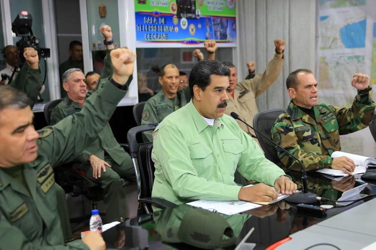 Venezuela's leftist president Nicolas Maduro (centre)