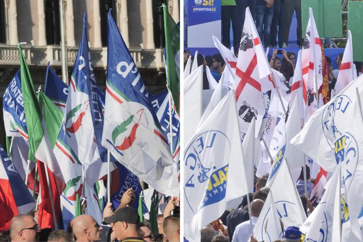 Bandiere di Fratelli d'Italia e della Lega