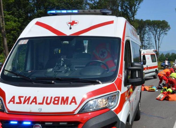 Ambulanze, immagine di repertorio (Fotogramma/Ipa)