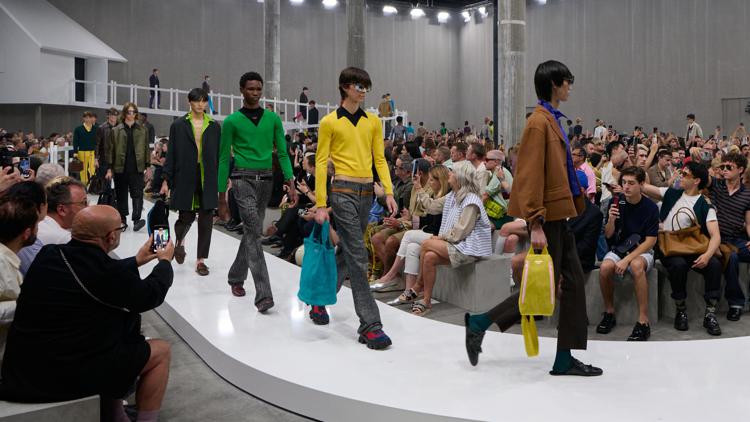 L'uscita finale della sfilata Prada  Uomo primavera-estate 2025