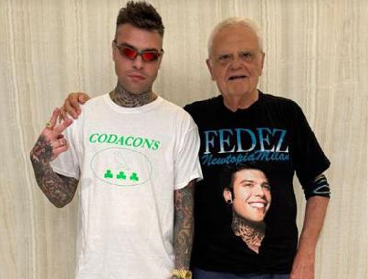 Taranto, l'ironia di Riondino su Fedez-Codacons. L'associazione attacca: 