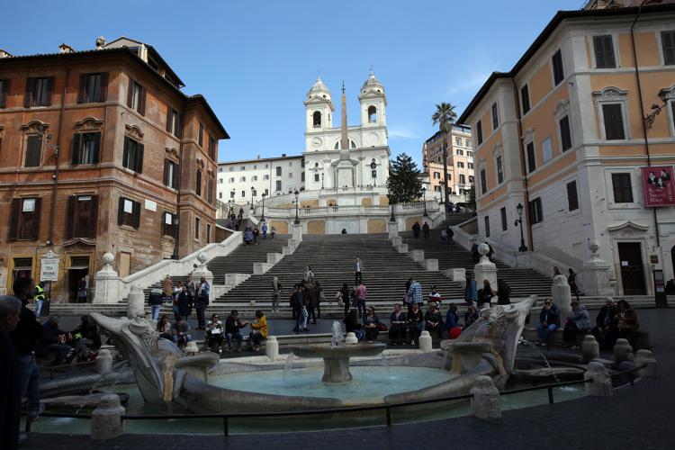 Metro Spagna di Roma chiusa, commercianti in rivolta: 