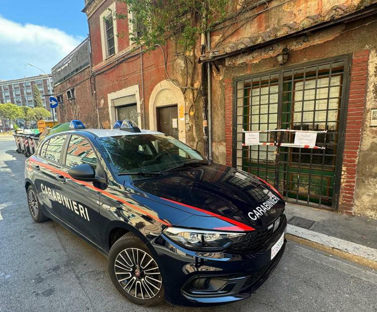 Carabinieri sul luogo del ritrovamento del cadavere a Roma, in via Aurelia