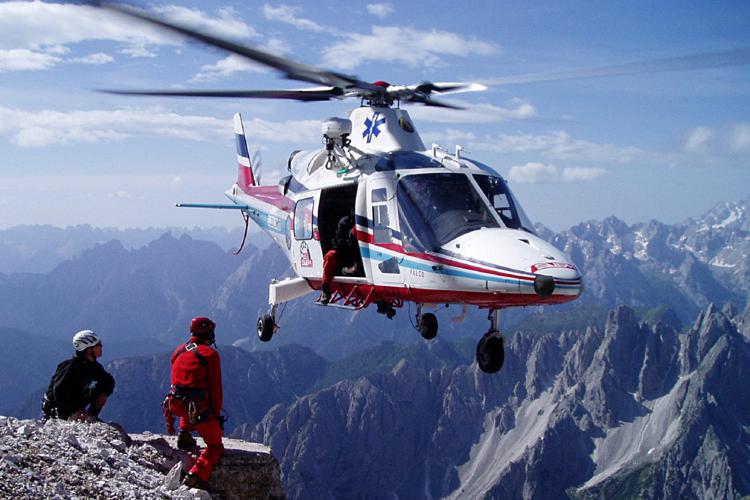 Dolomiti, elicotteri del soccorso alpino  - Fotogramma