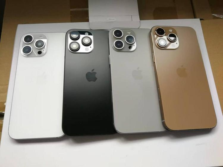 iPhone 16 Pro, mostrati tutti i colori in un'immagine trapelata online