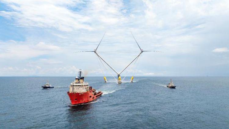 Mingyang’s OceanX towing in progress, Guangdong Province, China