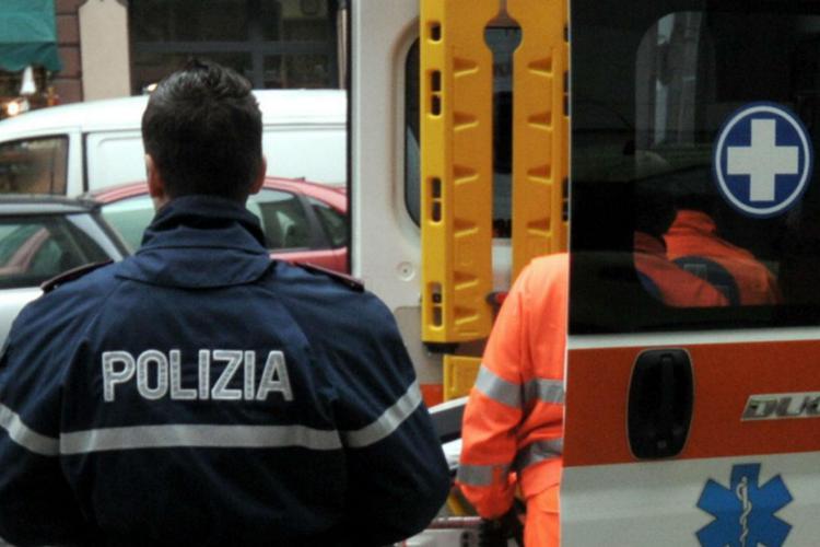 Polizia e ambulanza - Fotogramma