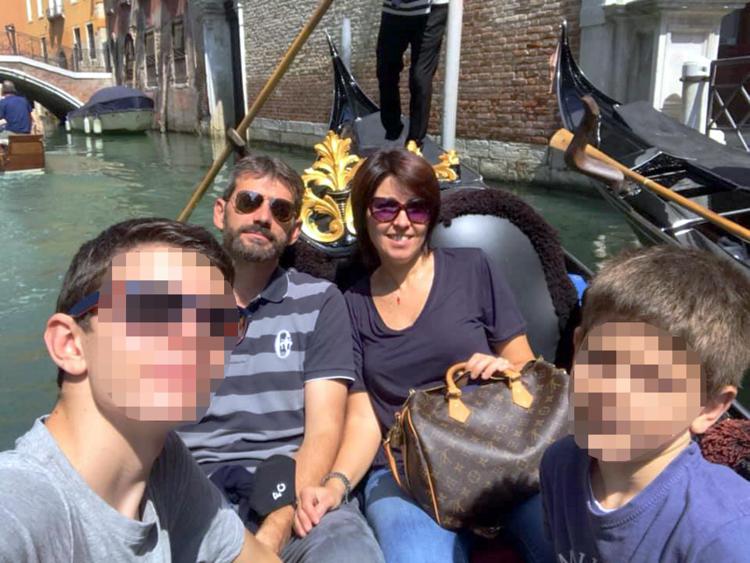 Il 17enne di Paderno Dugnano con la famiglia - (Fotogramma)