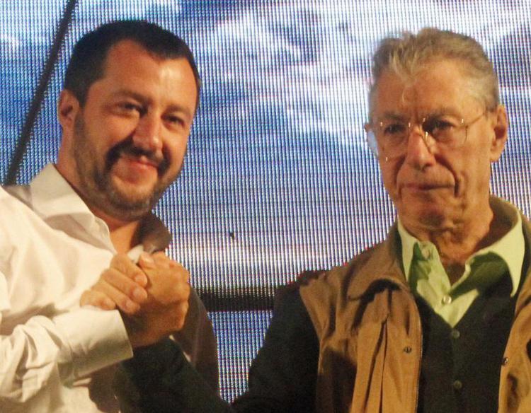 Matteo Salvini con Umberto Bossi, immagine di repertorio (Fotogramma)