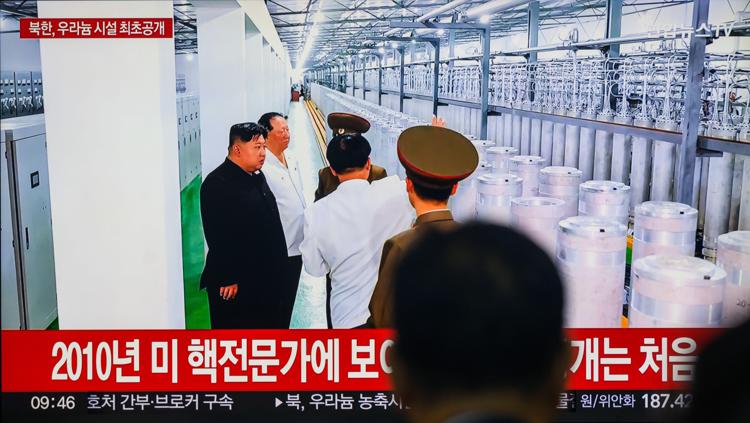 Kim Jong Un durante la visita all'Istituto per le Armi Nucleari  - (Fotogramma)