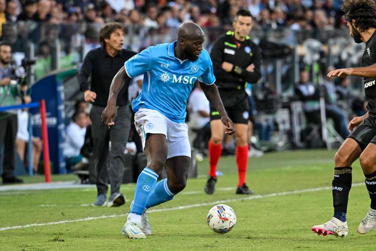 Cagliari-Napoli 0-4, poker azzurro e Conte è primo