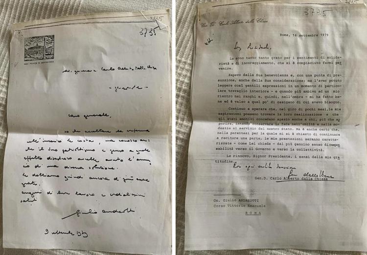 Le lettere con lo scambio epistolare, foto Adnkronos