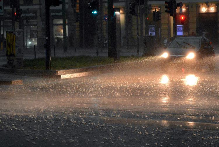 Temporale a Milano - Fotogramma