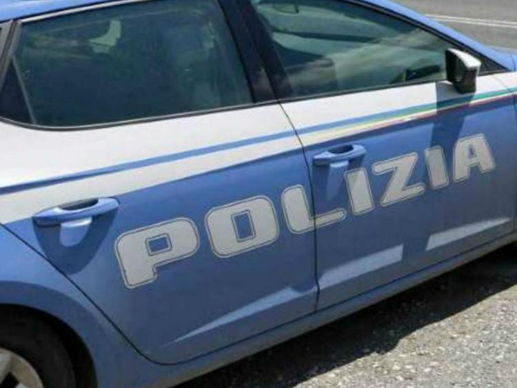 Femminicidio nel barese, uomo uccide a mani nude la moglie dopo averle dato fuoco