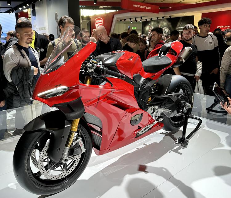 Ducati Panigale V2 2025