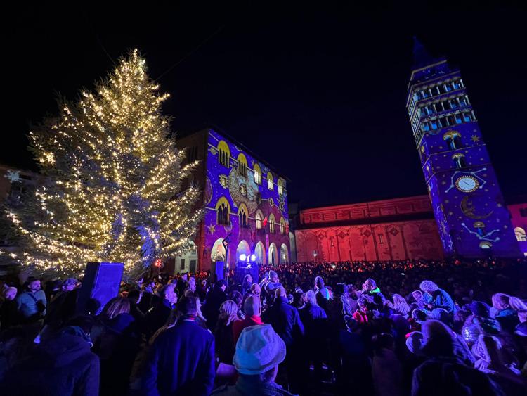 Pistoia, al via la Città del Natale con l'albero in piazza Duomo