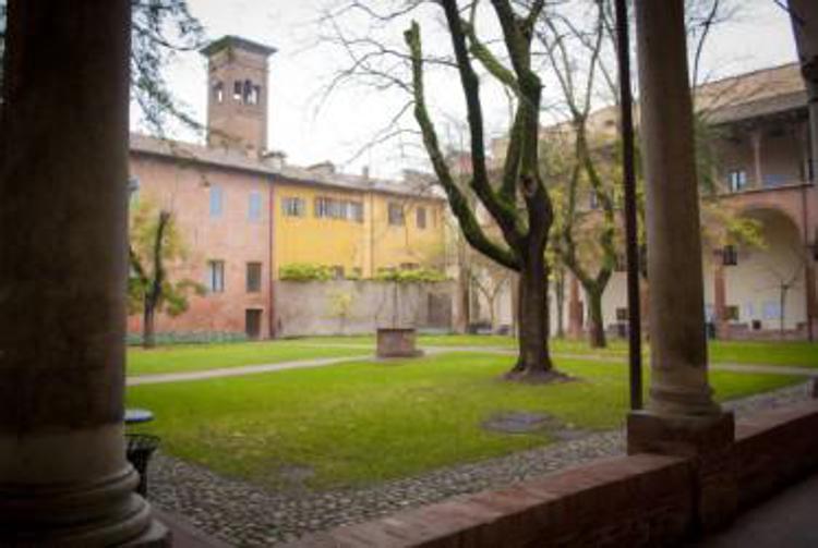 Il chiostro della Facoltà di Giurisprudenza dell'Università di Modena e Reggio Emilia