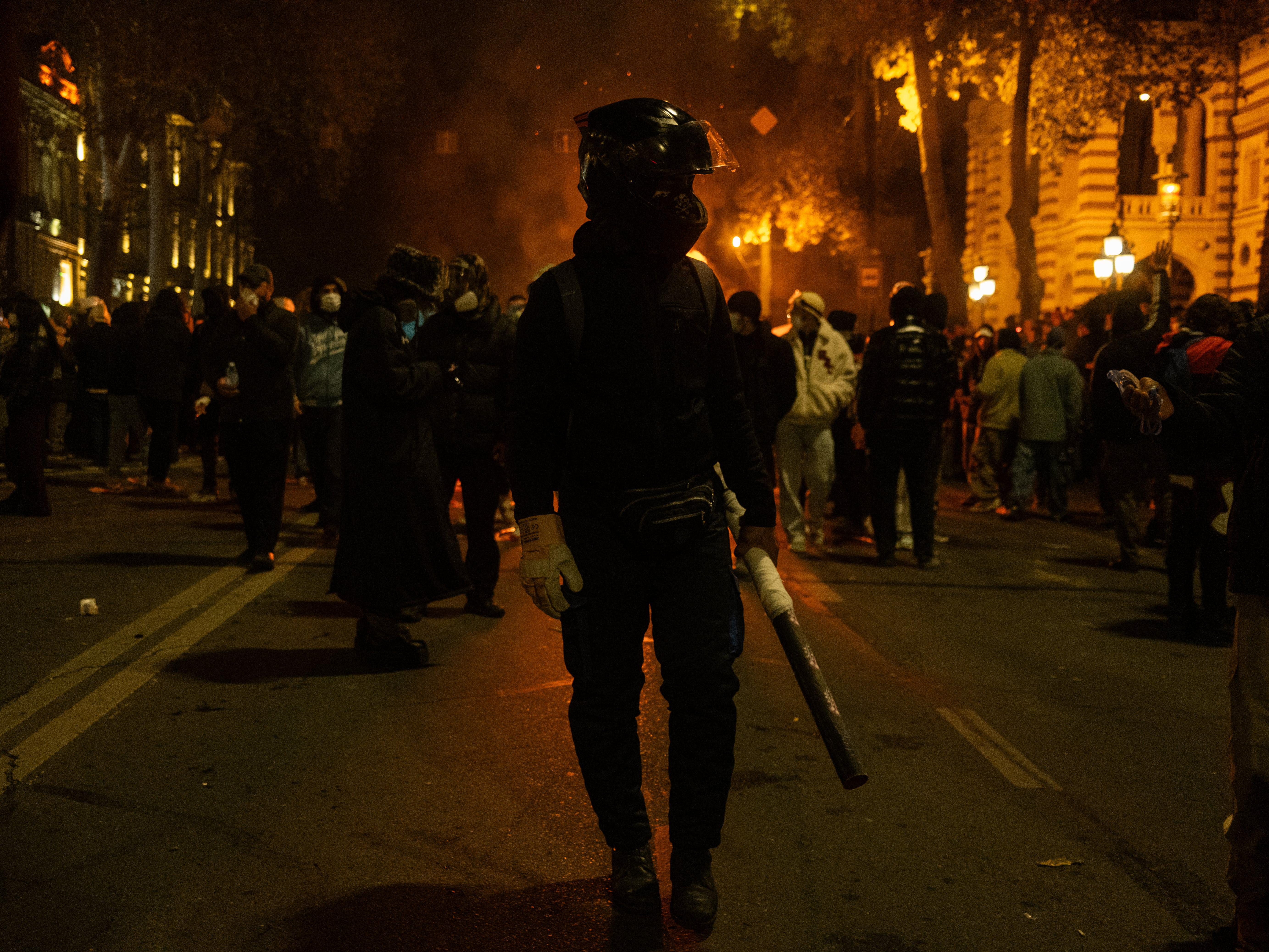 Manifestante sulle strade di Tbilisi, Georgia