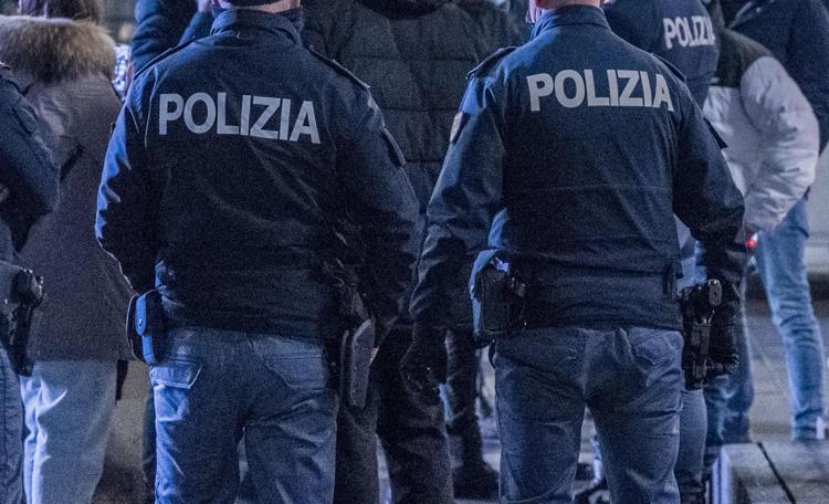 Agenti di polizia