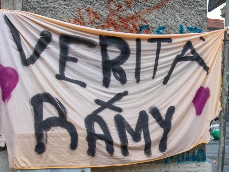 Uno striscione per Ramy (Fotogramma)